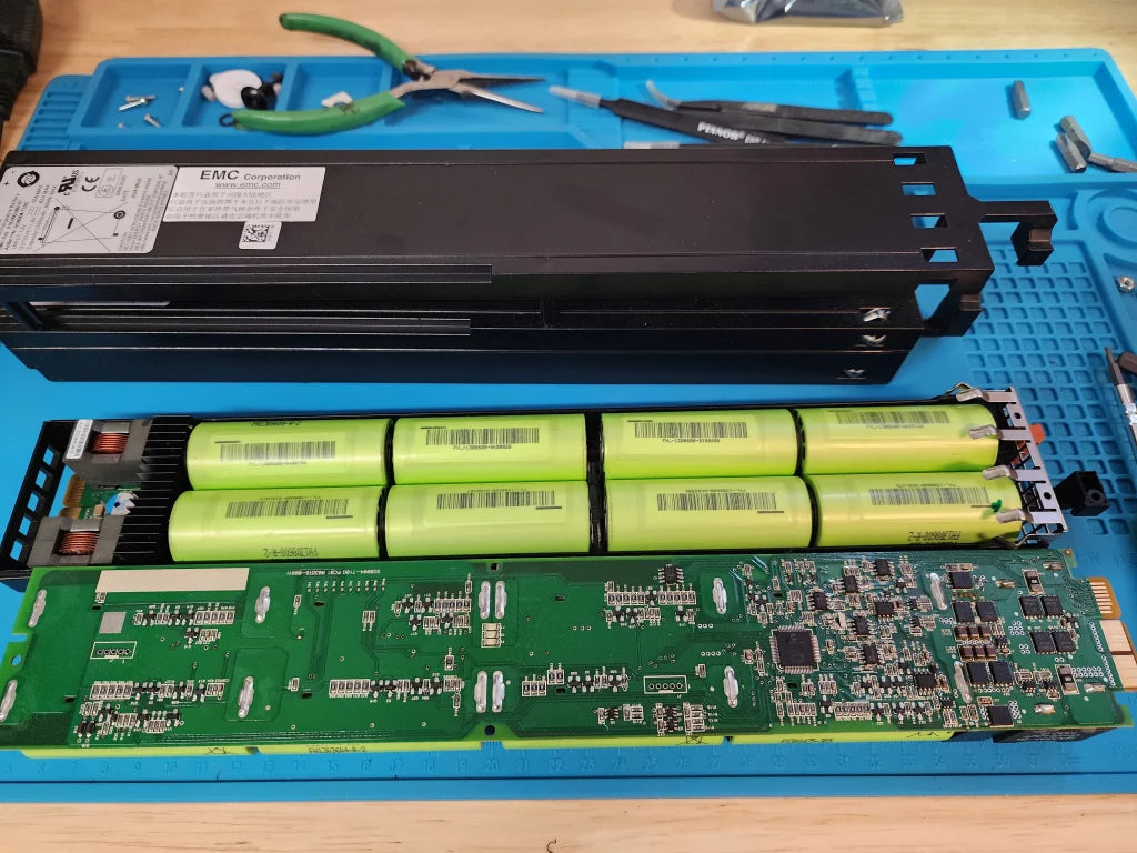 078-000-132-00 Internal view of circuits, logic board, and EEPROM