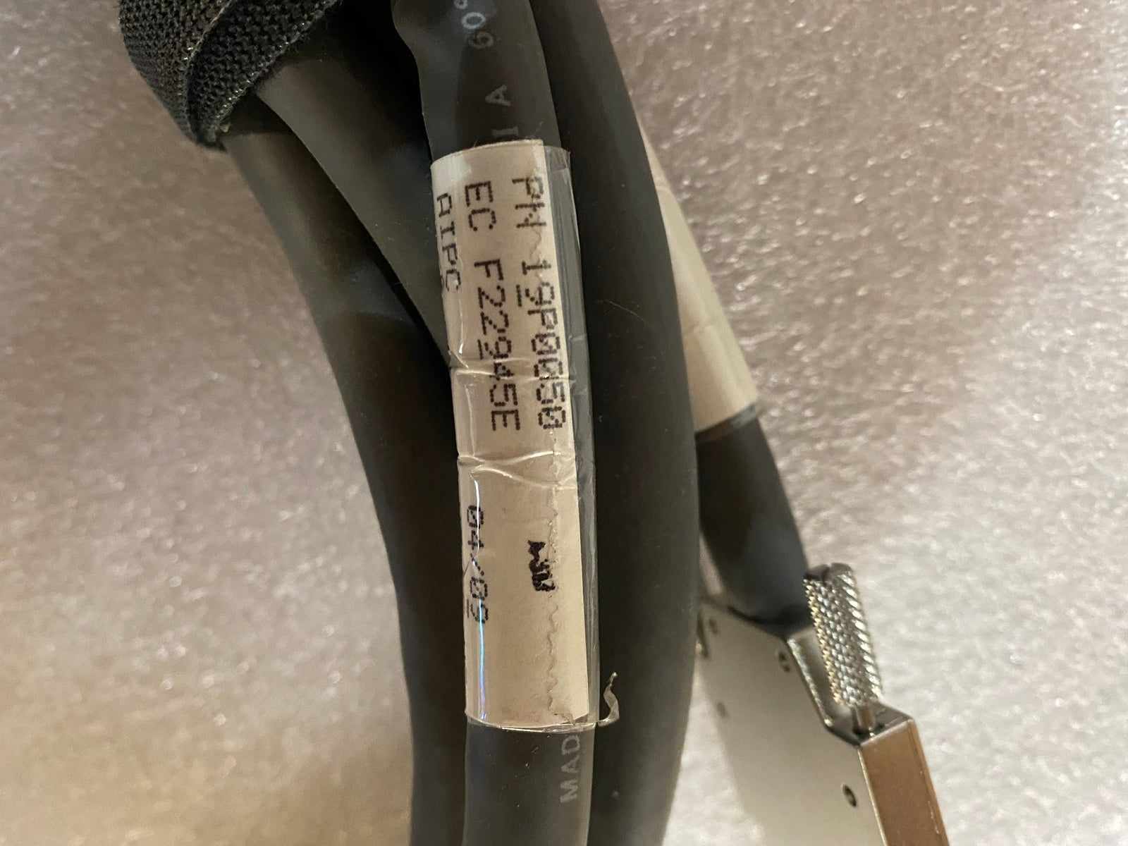 IBM 19P0050 VHDCI-HD68 Cable - Connector View | Alo Tech Solutions