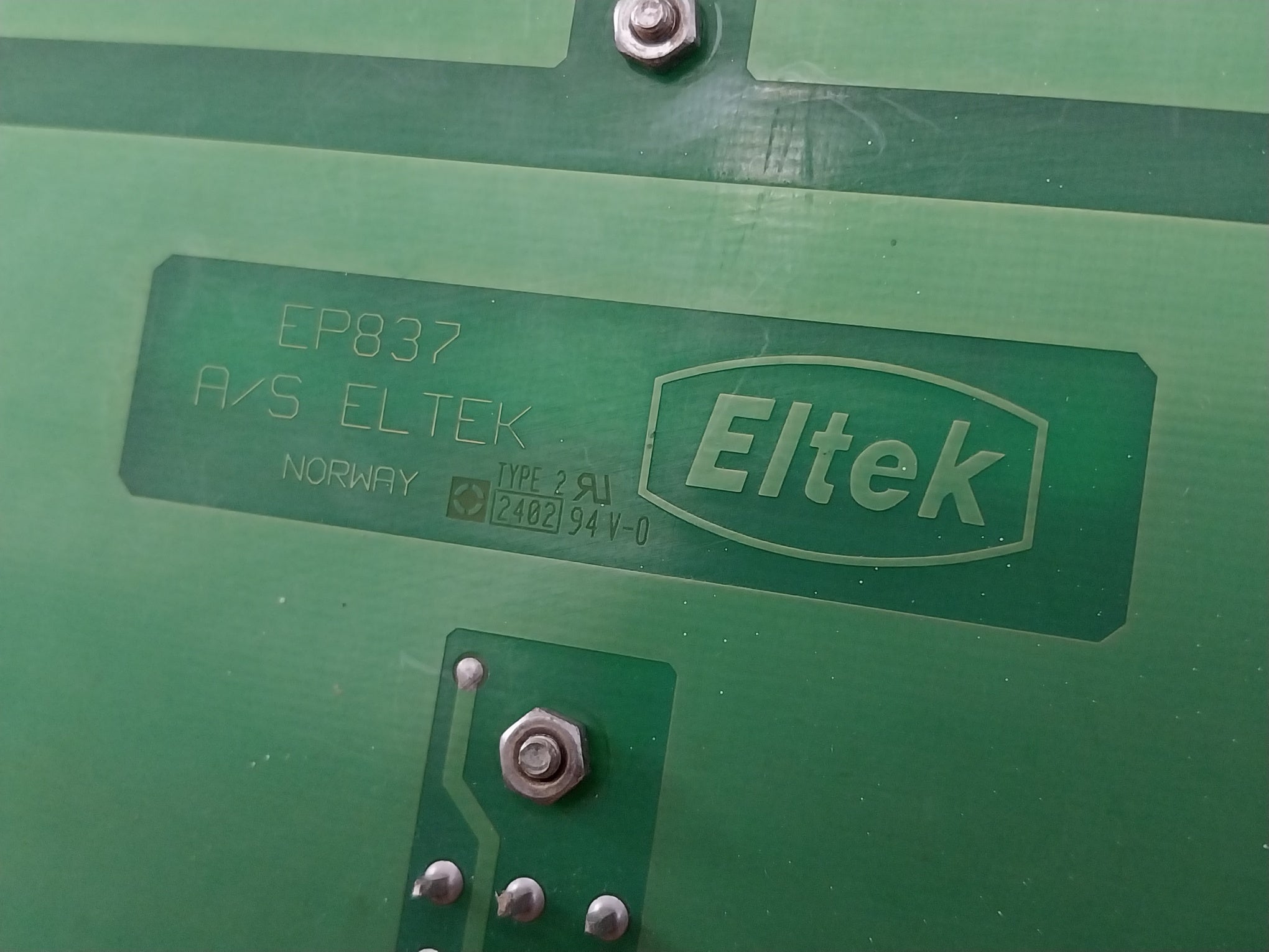 Eltek Smps 700Si Power Supply 241113.020 24V/27A 230Vac/24Vdc/28A 55-65Hz