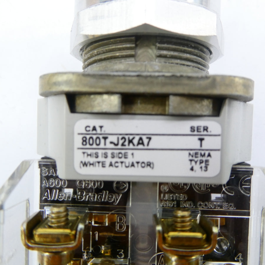 ALLEN BRADLEY 800T-J2KA7A SER. T (WH) NSMP