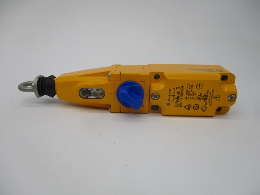 ALLEN BRADLEY 440E-D13120 SER. C 240V 3A (BR/WH) NSMP