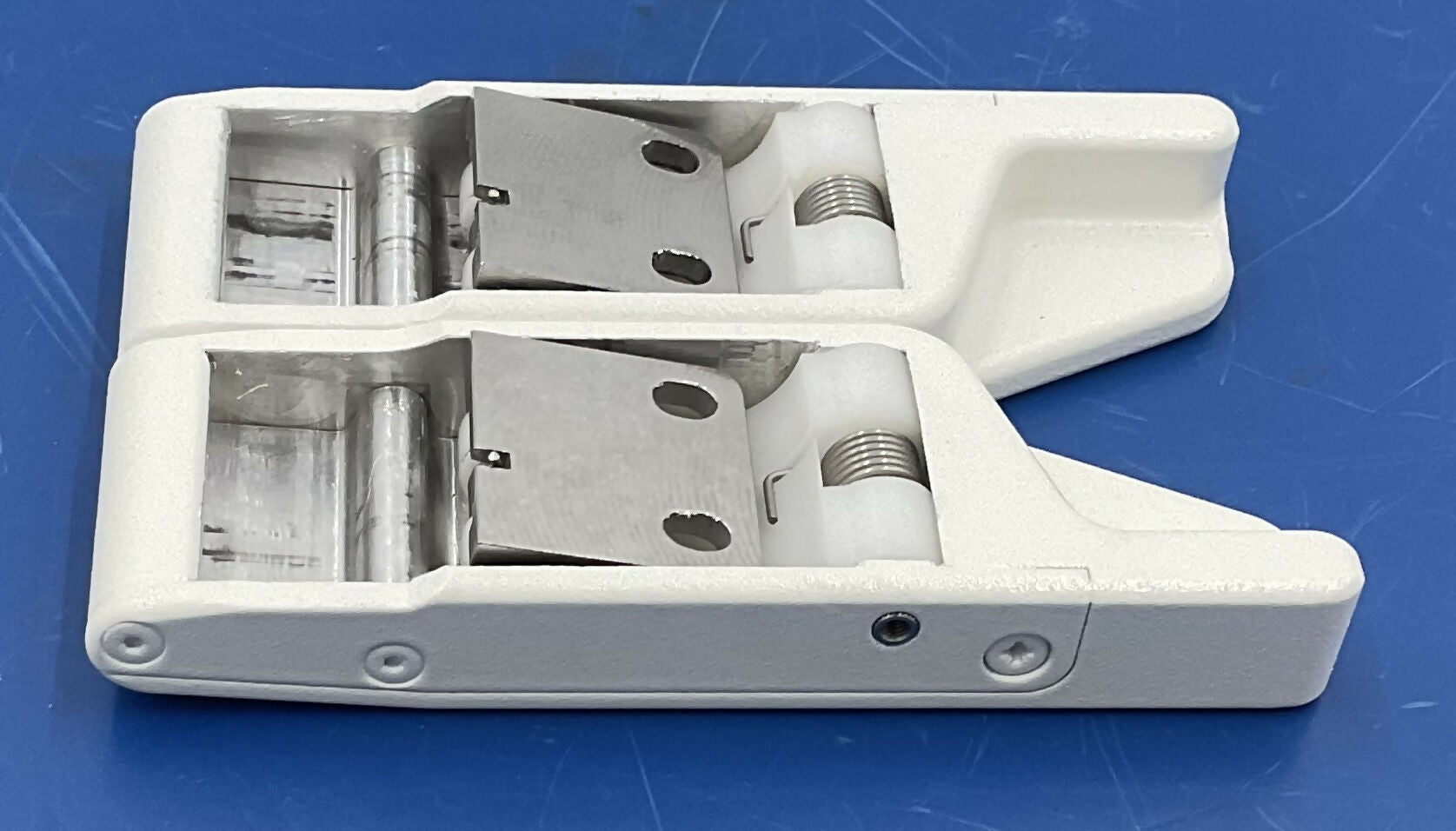 BUCKY LATCH LEFT/RIGHT (5143062/5143065) GE