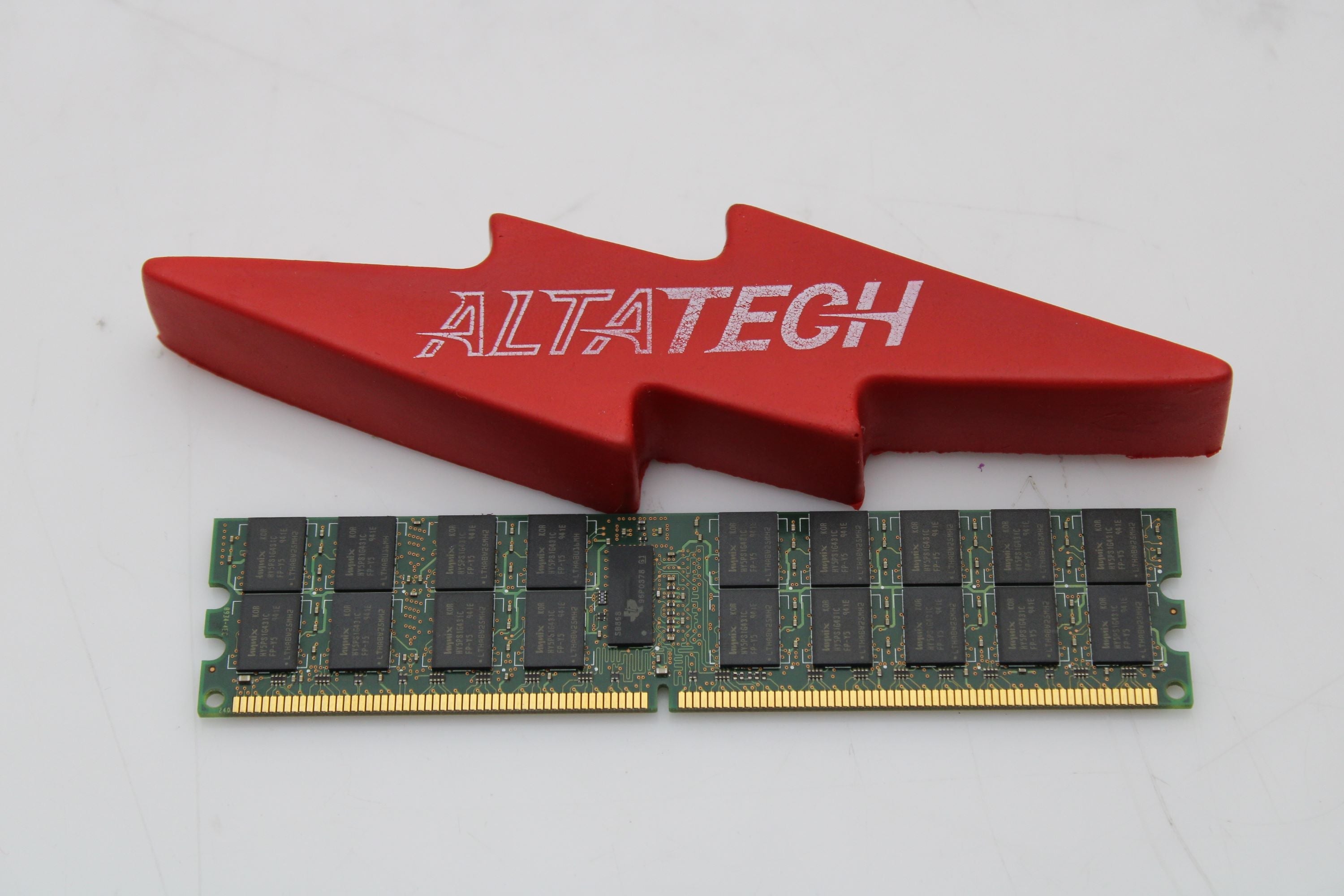 Hynix HYMP151P72CP4-Y5 4GB PC2-5300P DDR2-667 2RX4 ECC