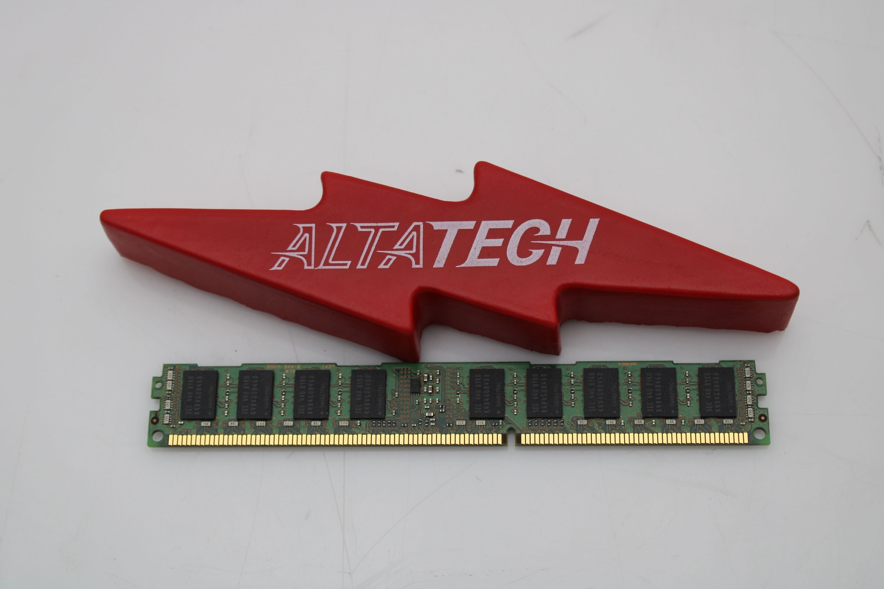 IBM 47J0235 8GB PC3L-12800R DDR3-1333 2RX8 VLP