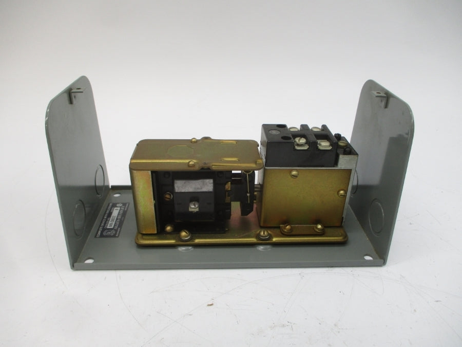 ALLEN BRADLEY 849-ZAD32 SER. B 110/120V 60A (MISSING COVER) (BR/YL) NSMP