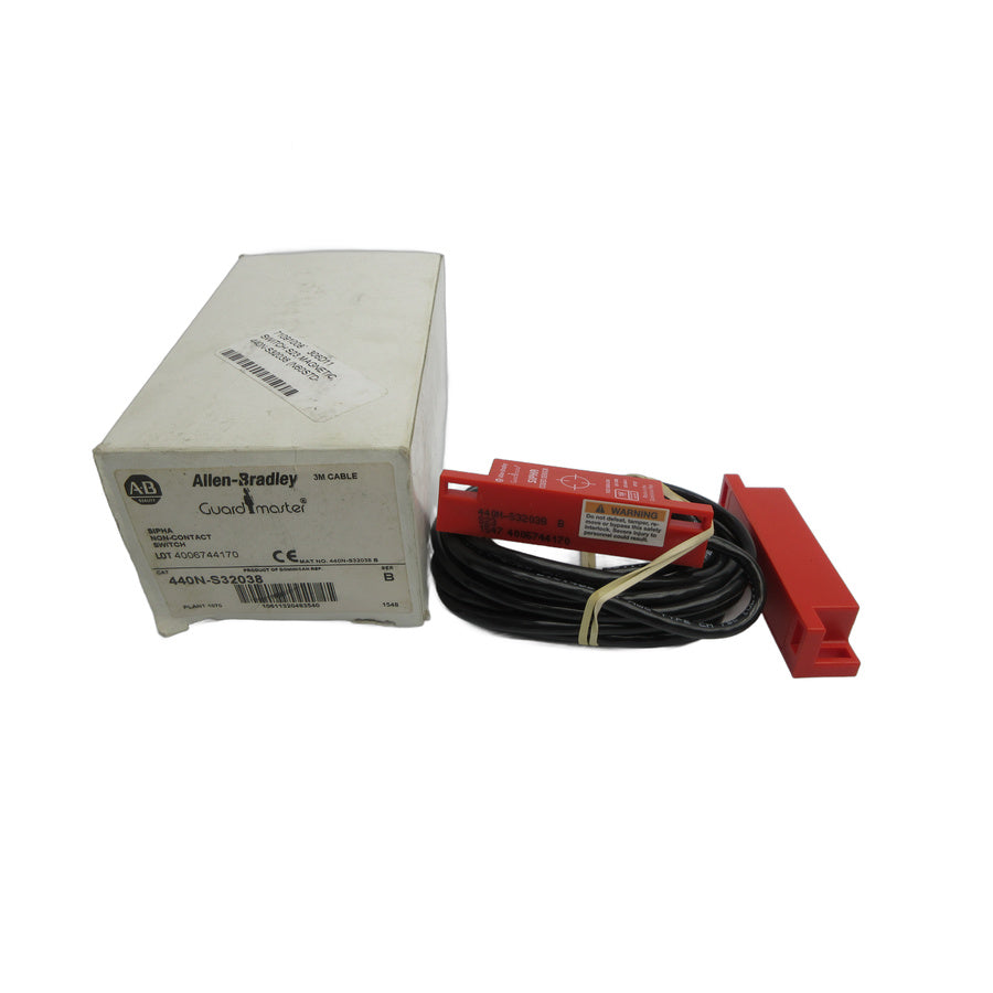 ALLEN BRADLEY 440N-S32038 SER. B (WH) NSMP