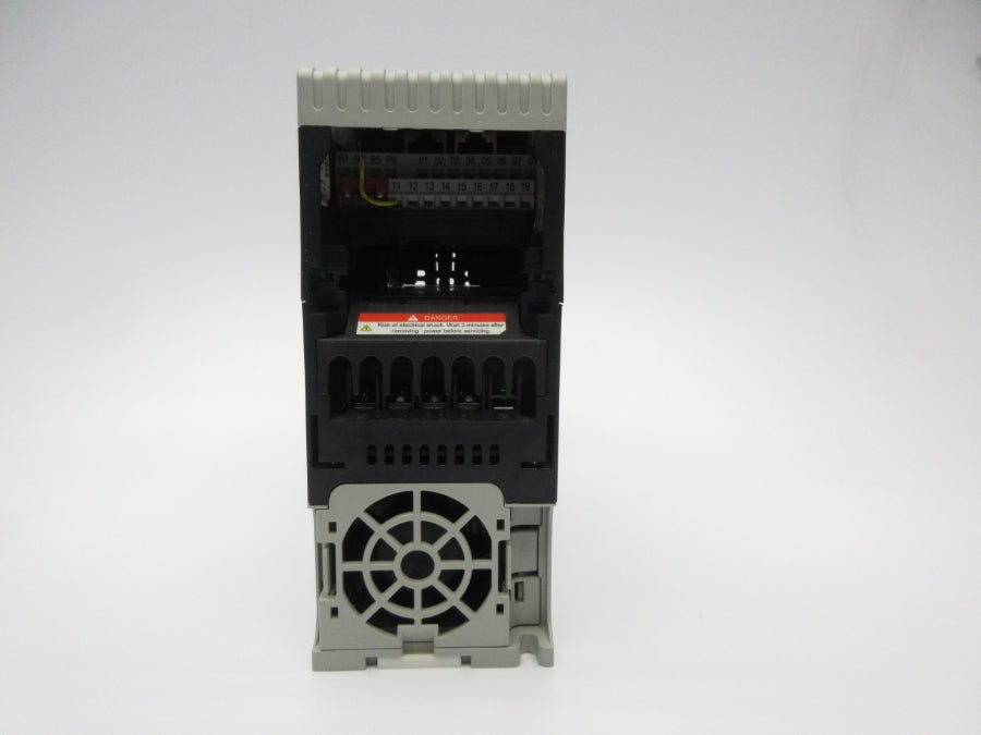 ALLEN BRADLEY 25B-D4P0N114 SER. A F/W 2.002 323-528VAC 5.7A NSNP