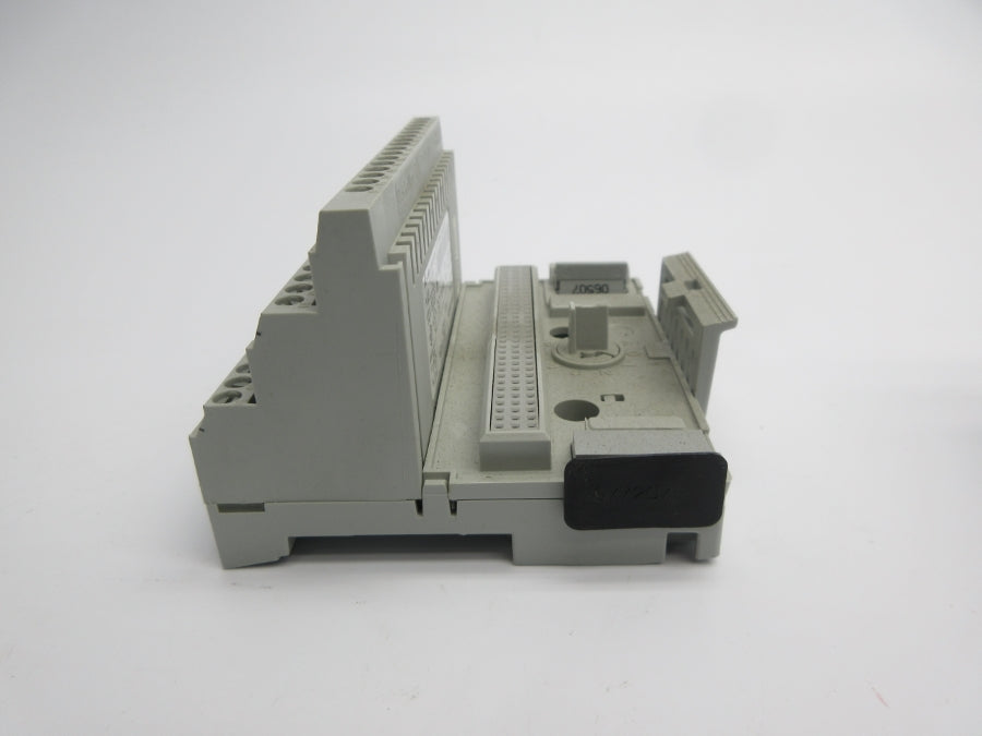 ALLEN BRADLEY 1794-TB3 SER. A 120VAC 10A REV. B01 NSMP