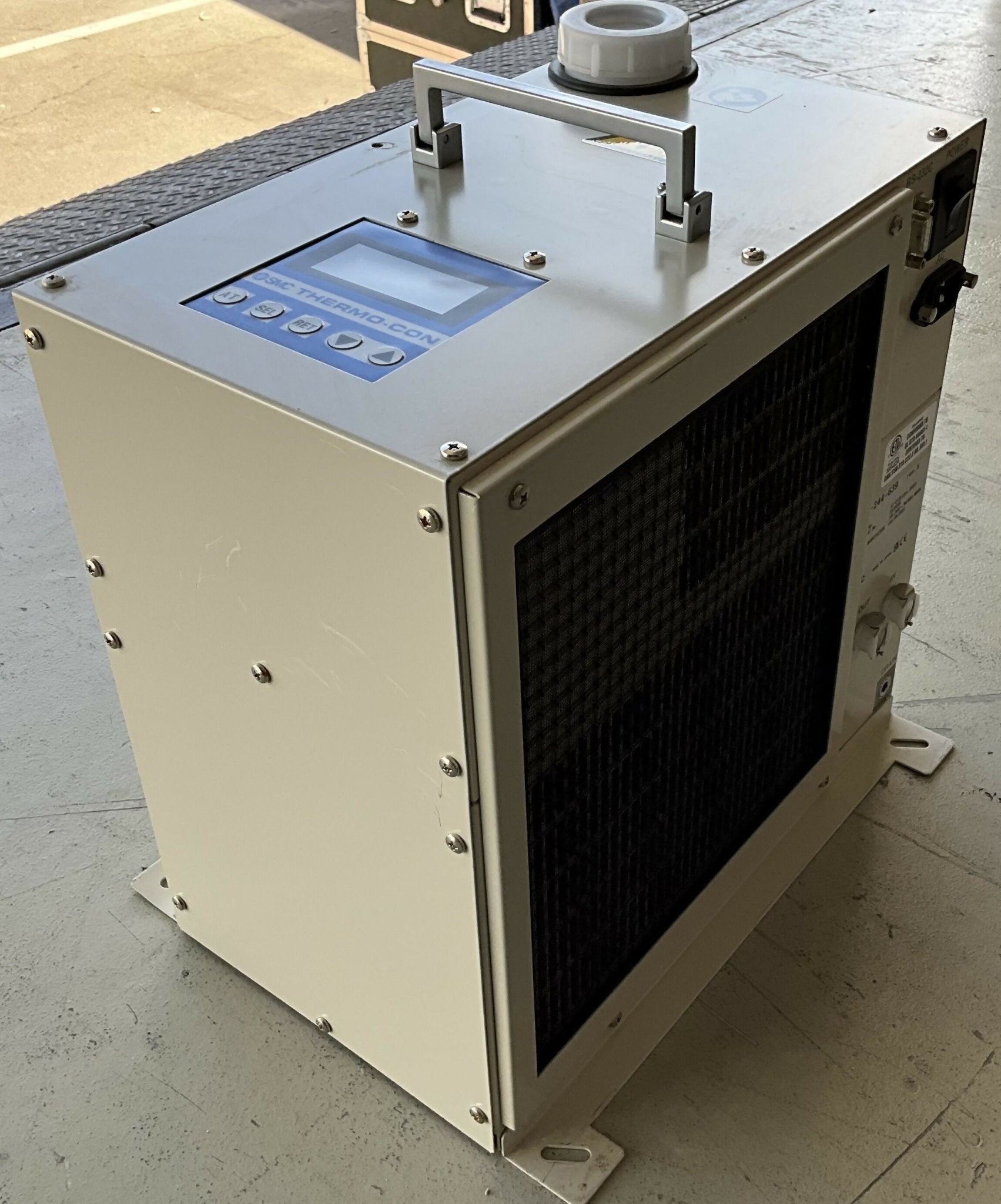 Solid State Recirculating Chiller (2375089/INR-244-639 (REV.3 GE