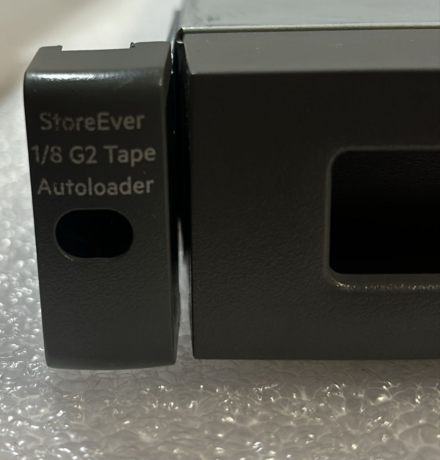 HPE R1R75A StoreEver MSL AutoLoader - Front View | Alo Tech Solutions