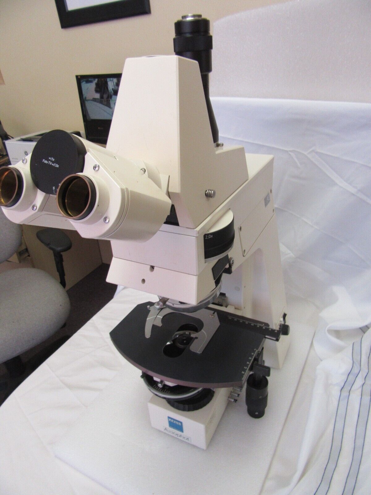 Zeiss Axiophot Microscope - Eyepiece Detail | Alo Tech Solutions