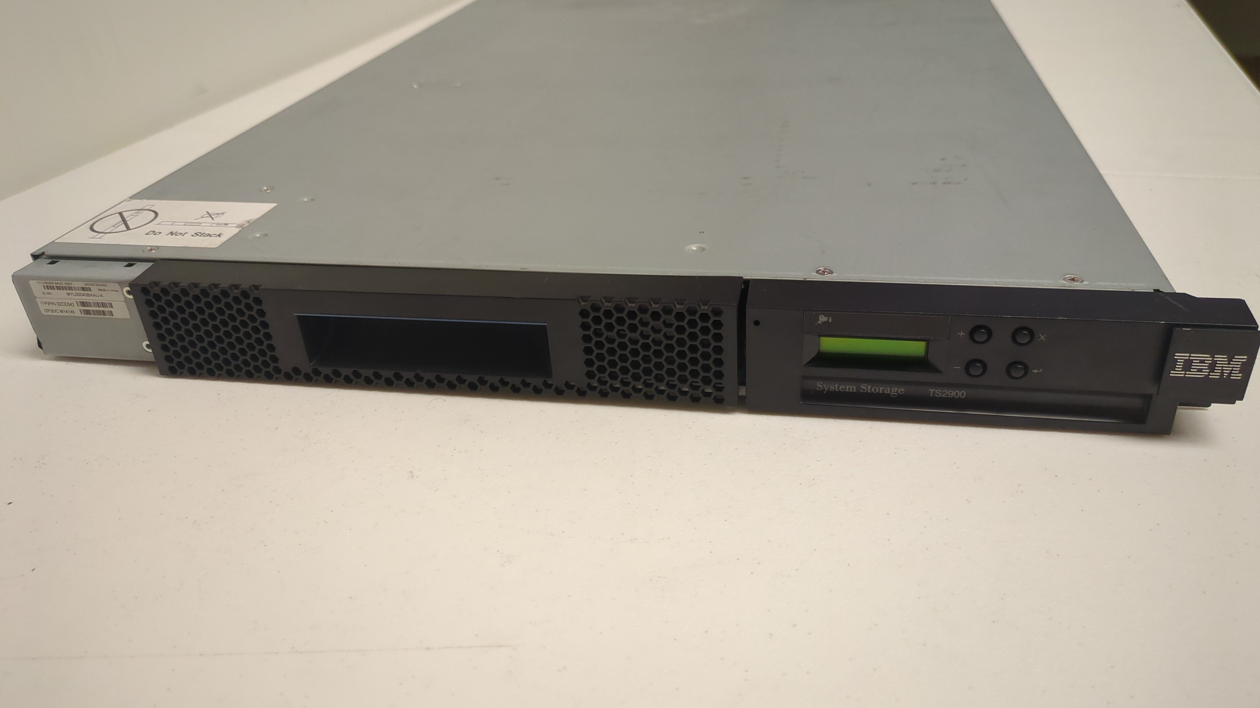 IBM 3572-S8H - TS2900 Tape Autoloader Front View | Alo Tech Solutions