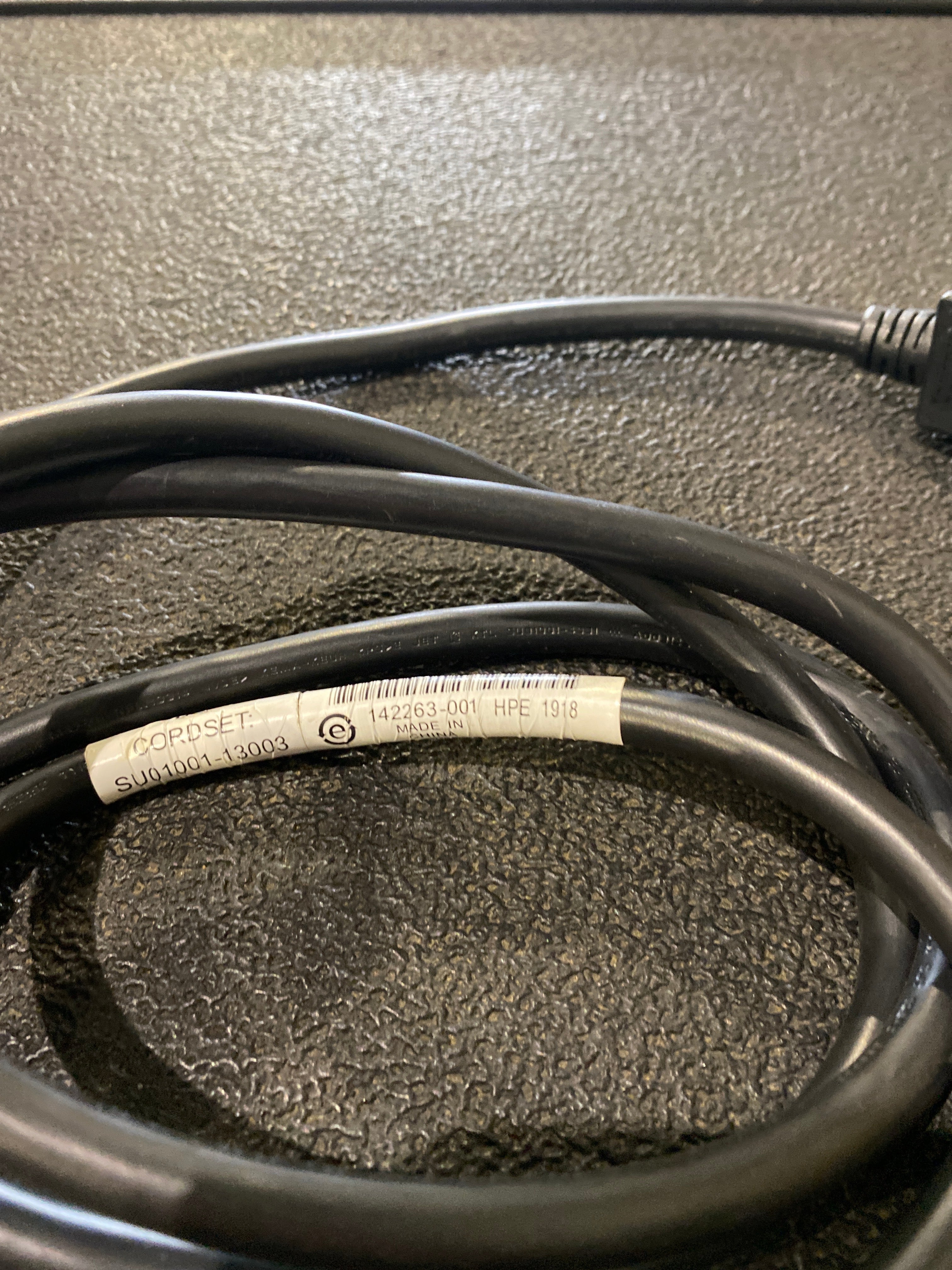 142263-001 HP POWER CORD C13 C14 2M - 78 INCH 10A 250V IEC-320 C14