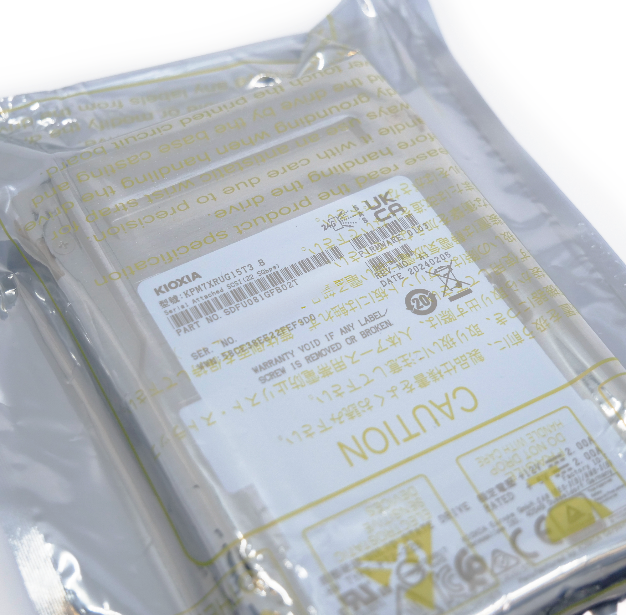 Kioxia PM7-R KPM7XRUG7T68 7.68TB 1 DWPD SAS-4 25Gb/s Read Intensive TLC 2.5in Enterprise Solid State Drive