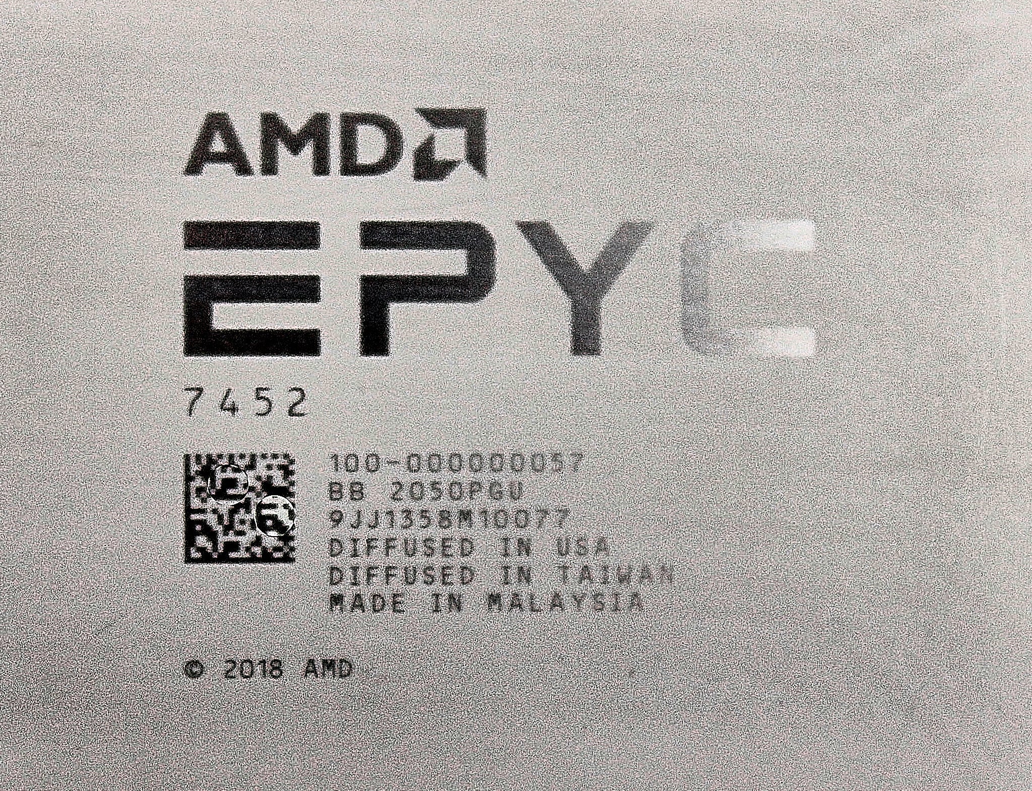 Dell 100-000000057 2.35GHZ/128MB/155W/32C EPYC 7452 Server Processor