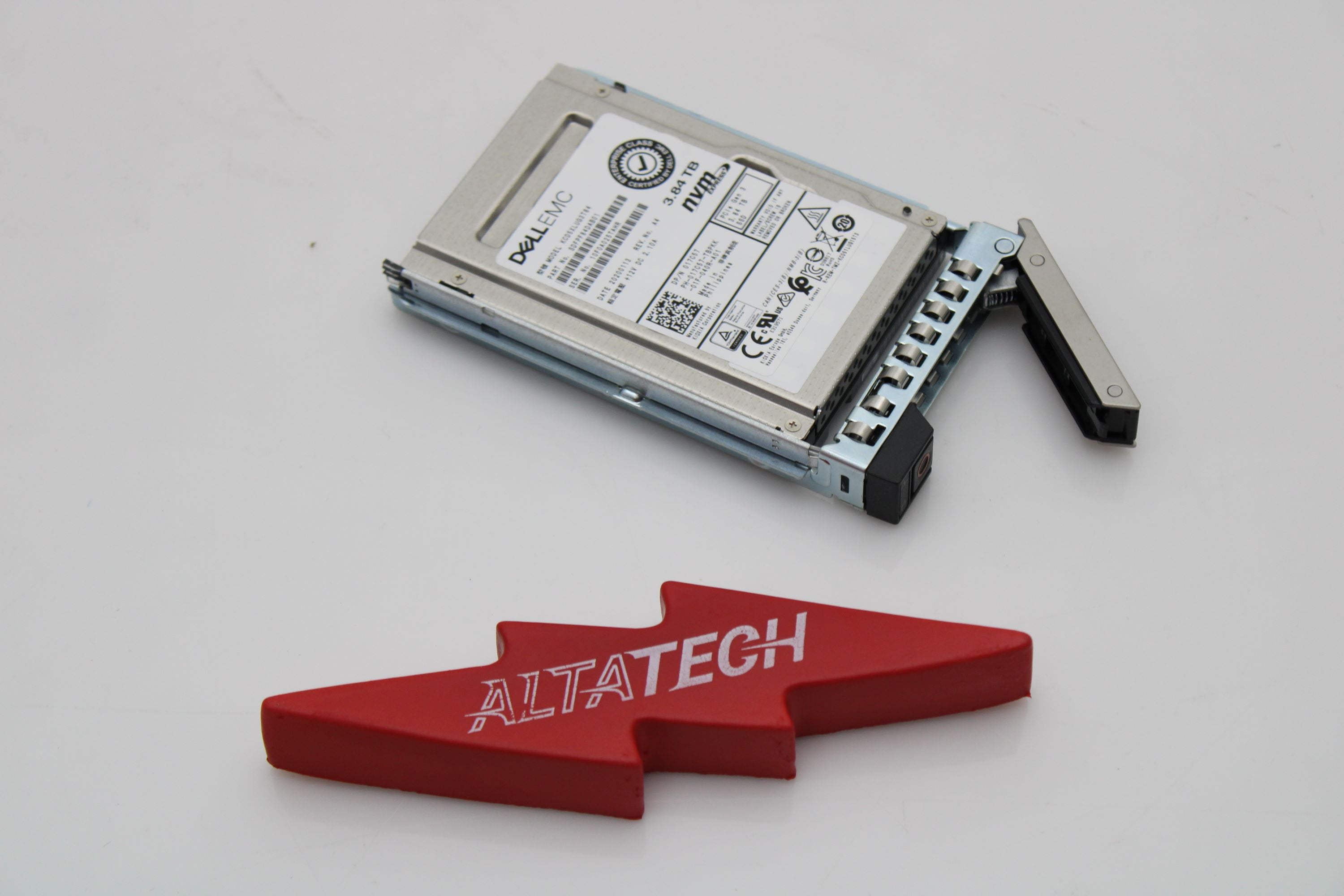 Dell 17C57 3.84TB SSD NVME 2.5 RI U.2