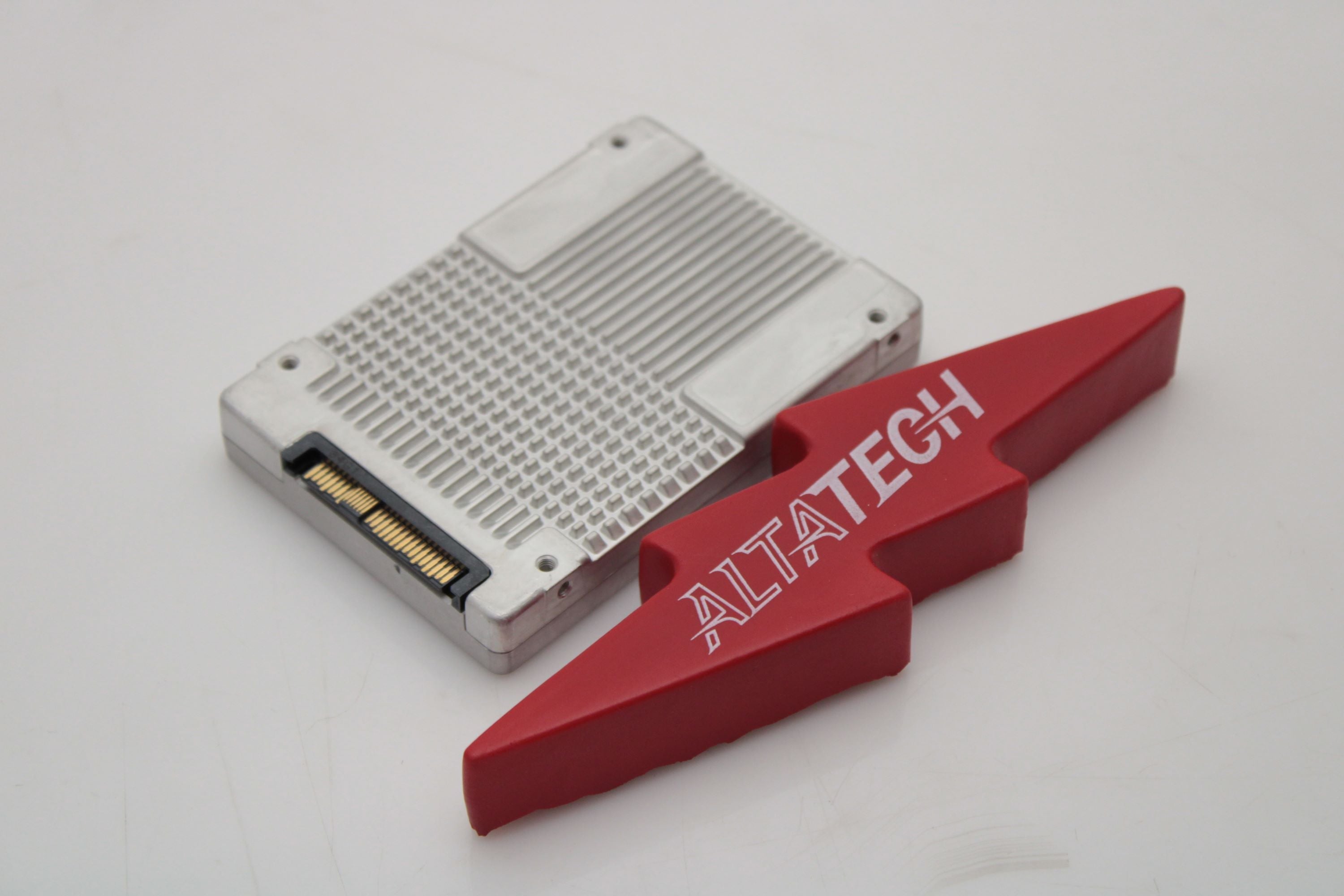 Dell MCV6J 3.2TB SSD 2.5 MU PCI-E NVME P4600 SSDPE2KE032T7T