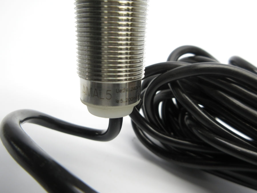 TELEMECANIQUE XS218SAMAL5 24-240VAC NSNP