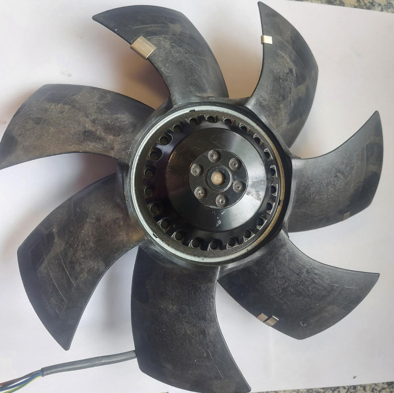 MOTOR HELICE 0.35/0.42A A2E250-AR35-05 M2E068-CA 230V 100W 1650RPM 4 FIOS EBM PAPST