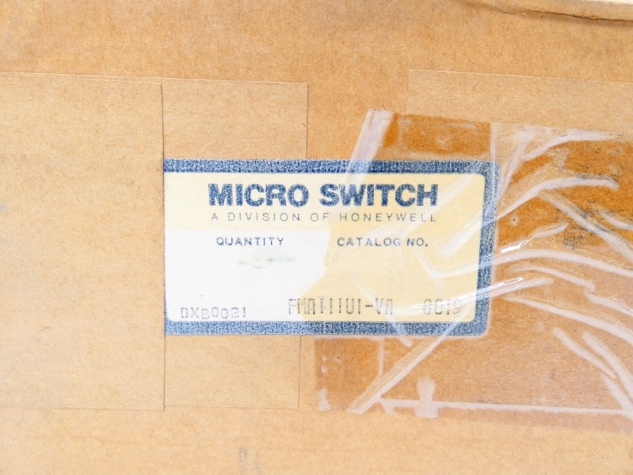 MICRO SWITCH FMA111U1-VA 240VAC 10A NSMP