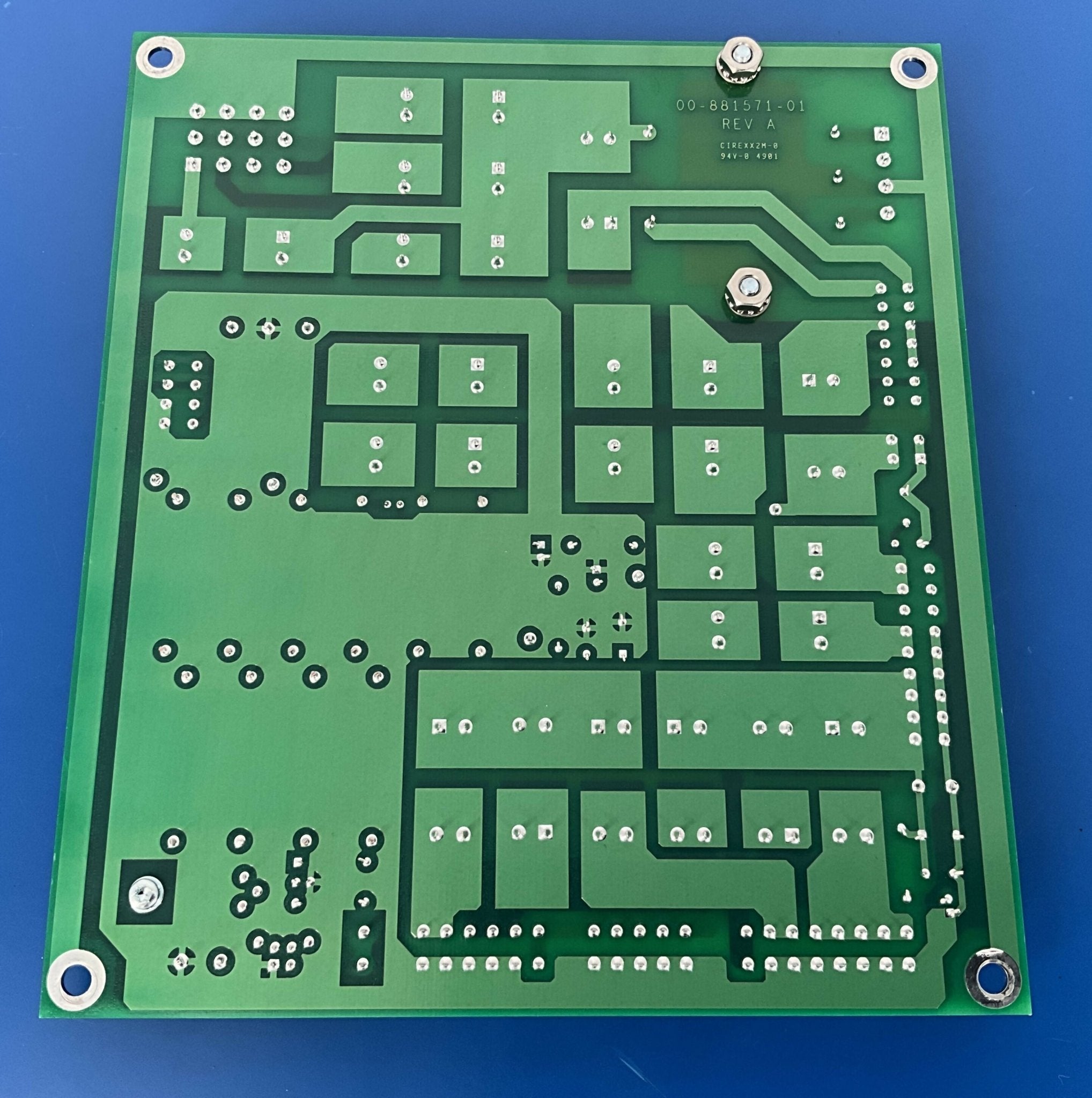 POWER DISTRIBUTION BOARD (00-881572-01 A OEC