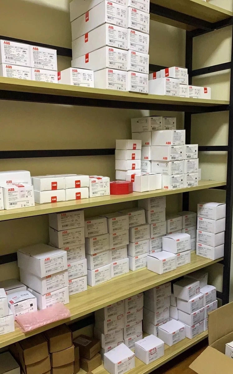 1PCS  IDEC  FC4A-J8C1   INPUT MODULE . NEW IN BOX . DHL|386570639848