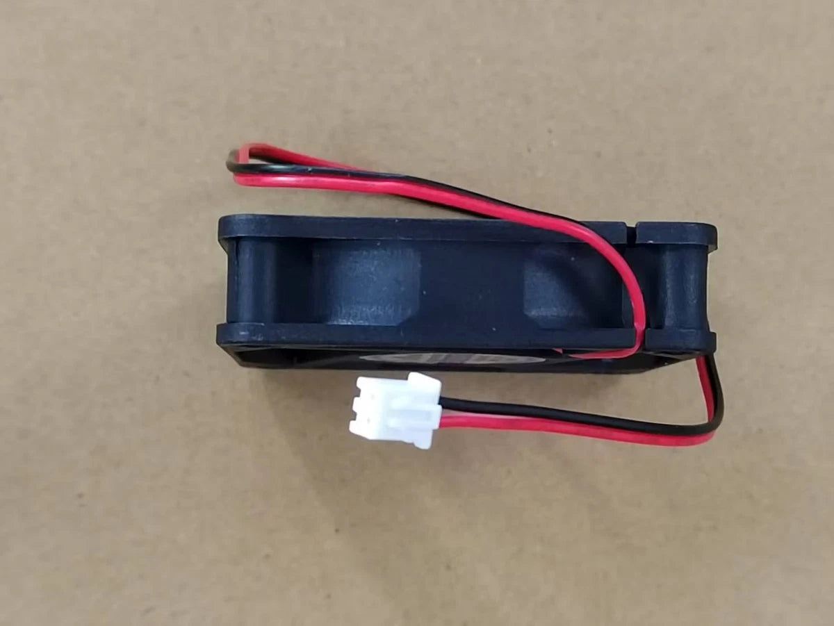 KF0615H2SR-R JAMICON KF0615H2SR-R 6015 DC24V 3.7W 6CM 2-Wire Cooling Fan ###|389216746901