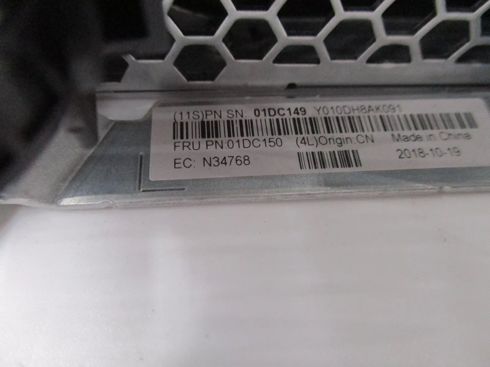 Lenovo SP-PCM02-HE580-AC 584W 80 Plus Oro FRU PN: 01DC150