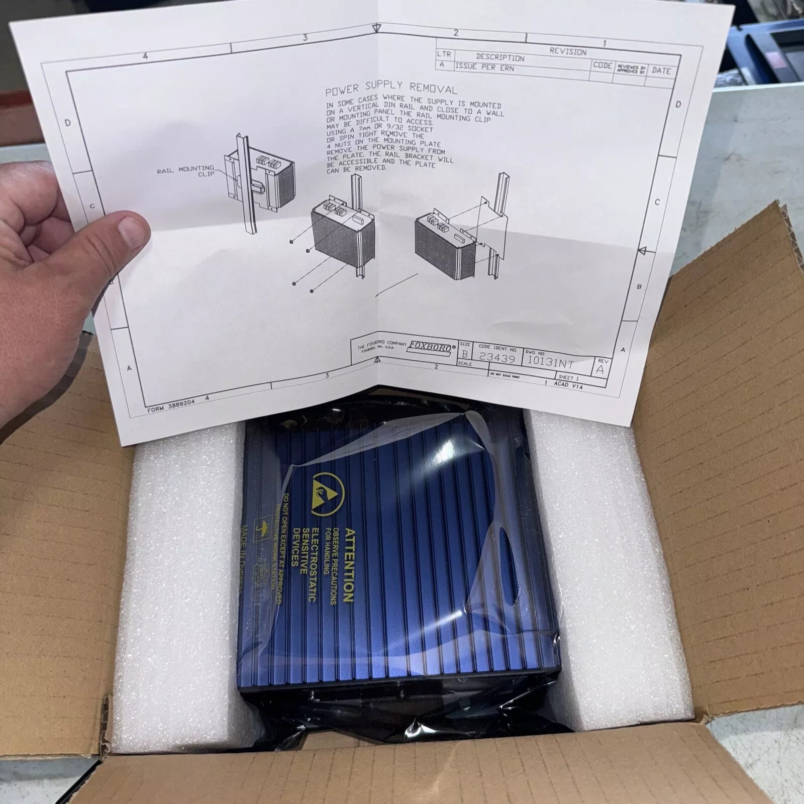 FUENTE DE ALIMENTACIÓN FOXBORO P0922YU