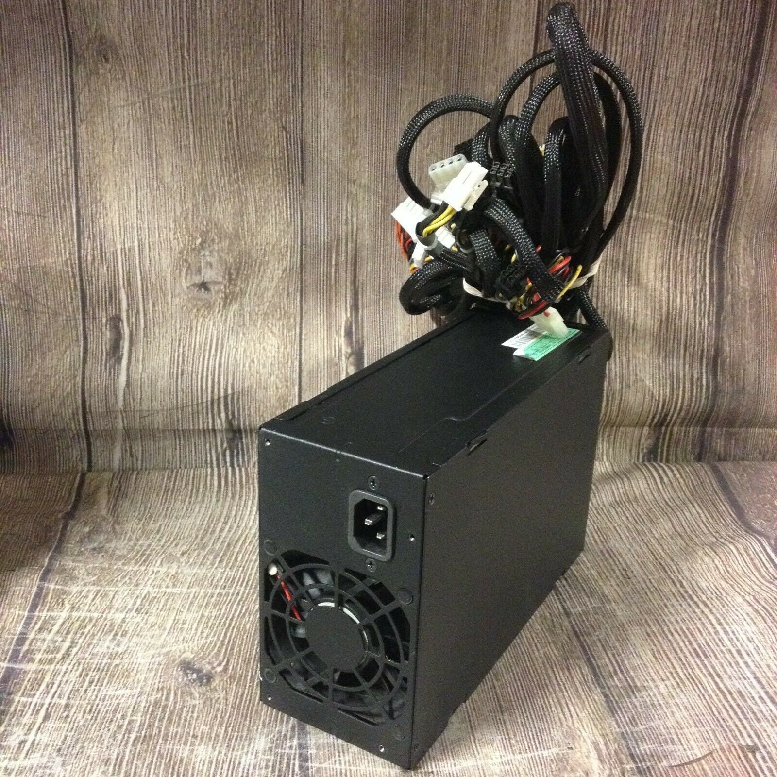 700W Power Supply